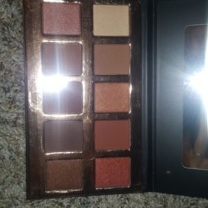 Crown Pro Eyeshadow palette